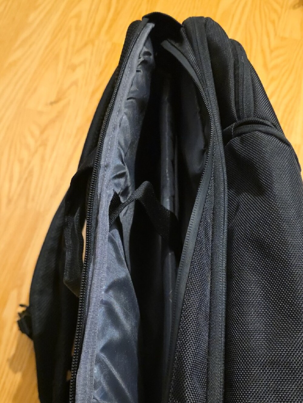 SwissGear Black Travel Backpack with Lime Accent - Picture 9 of 13